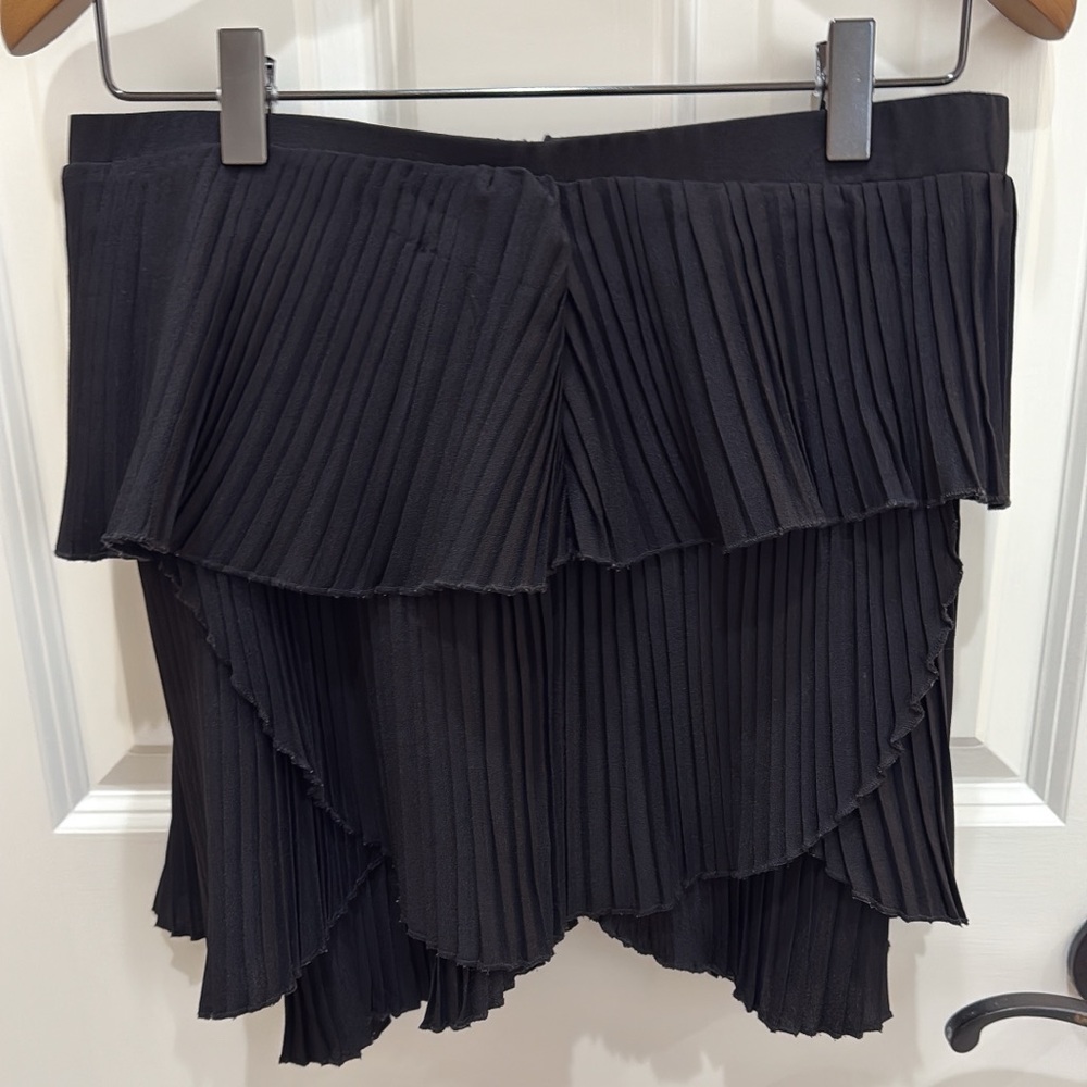 Fanco pleated black skirt‎ in size M.